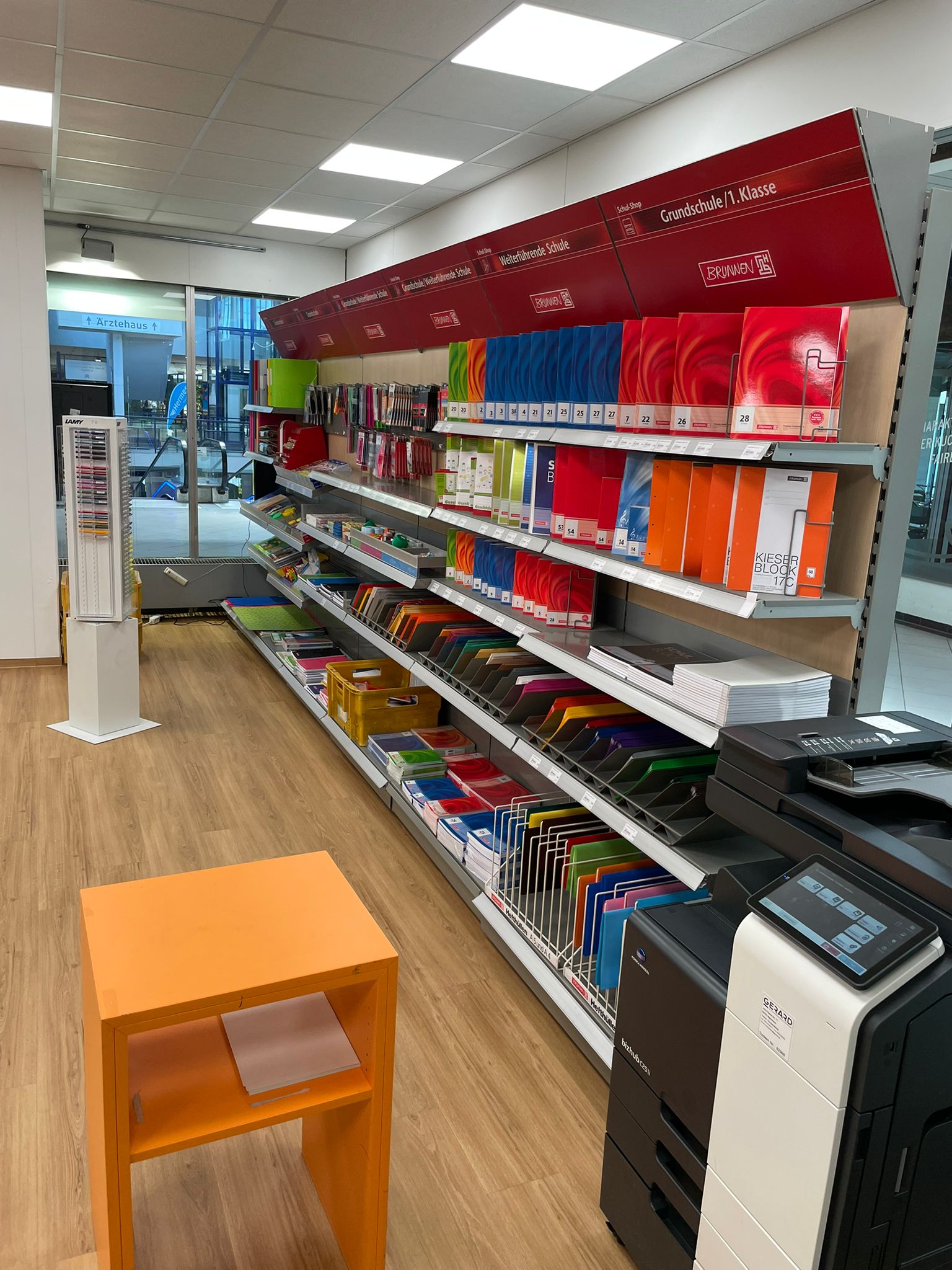 Schulbedarf Hefte und Mappen für die Grundschule